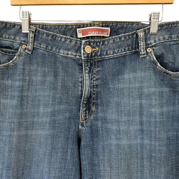GAP Women's Denim Mid-wash Curvy Flare Jeans Size 16 Back Pockets - Picture 2 of 5